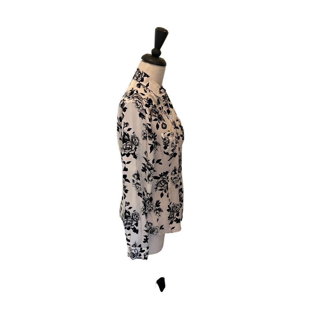 White House Black Market Women's Silk Floral Button Up Blouse Black White Size 6 - Picture 2 of 7
